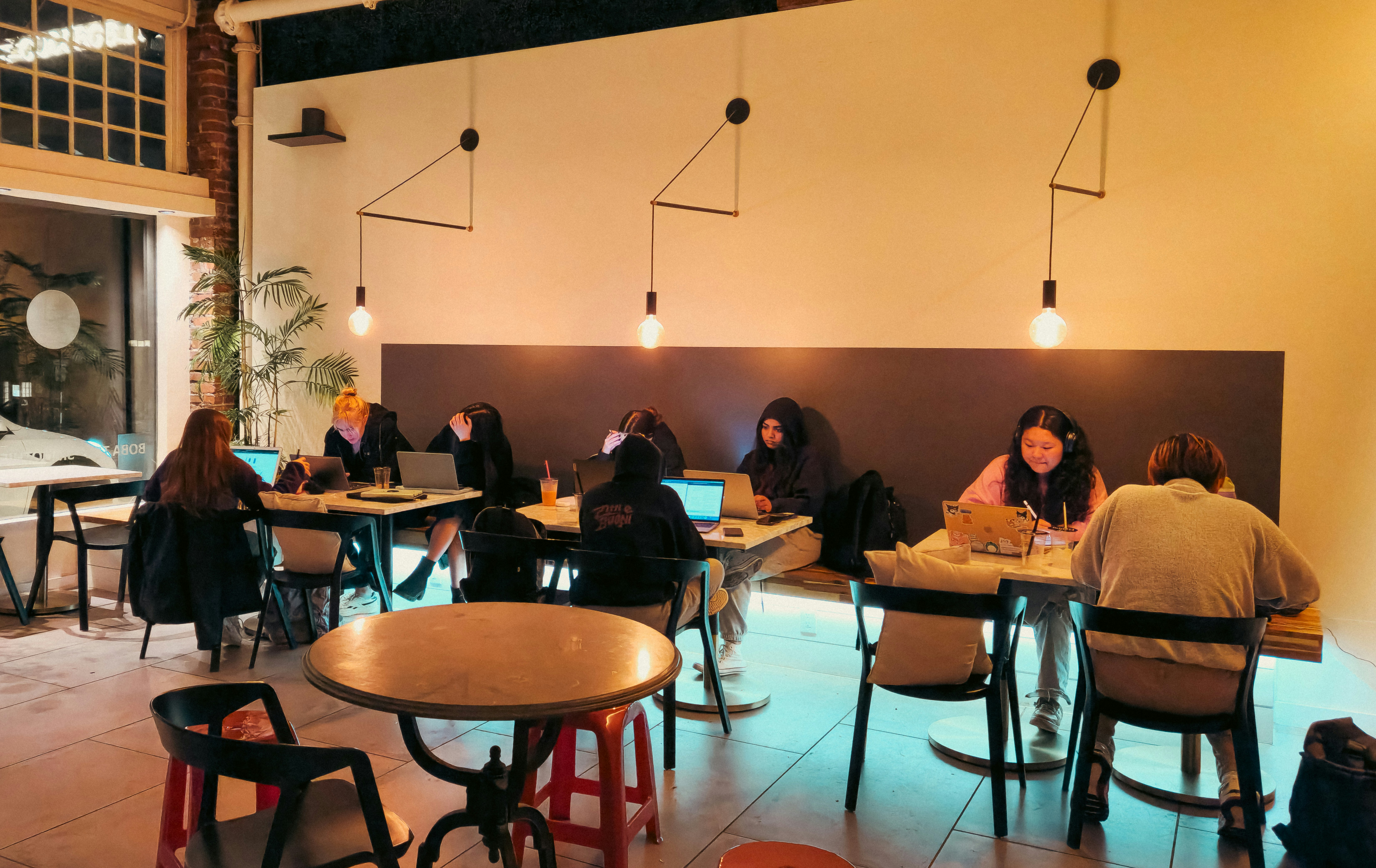 Seoul’s 500-won study spaces are squeezing private study cafés