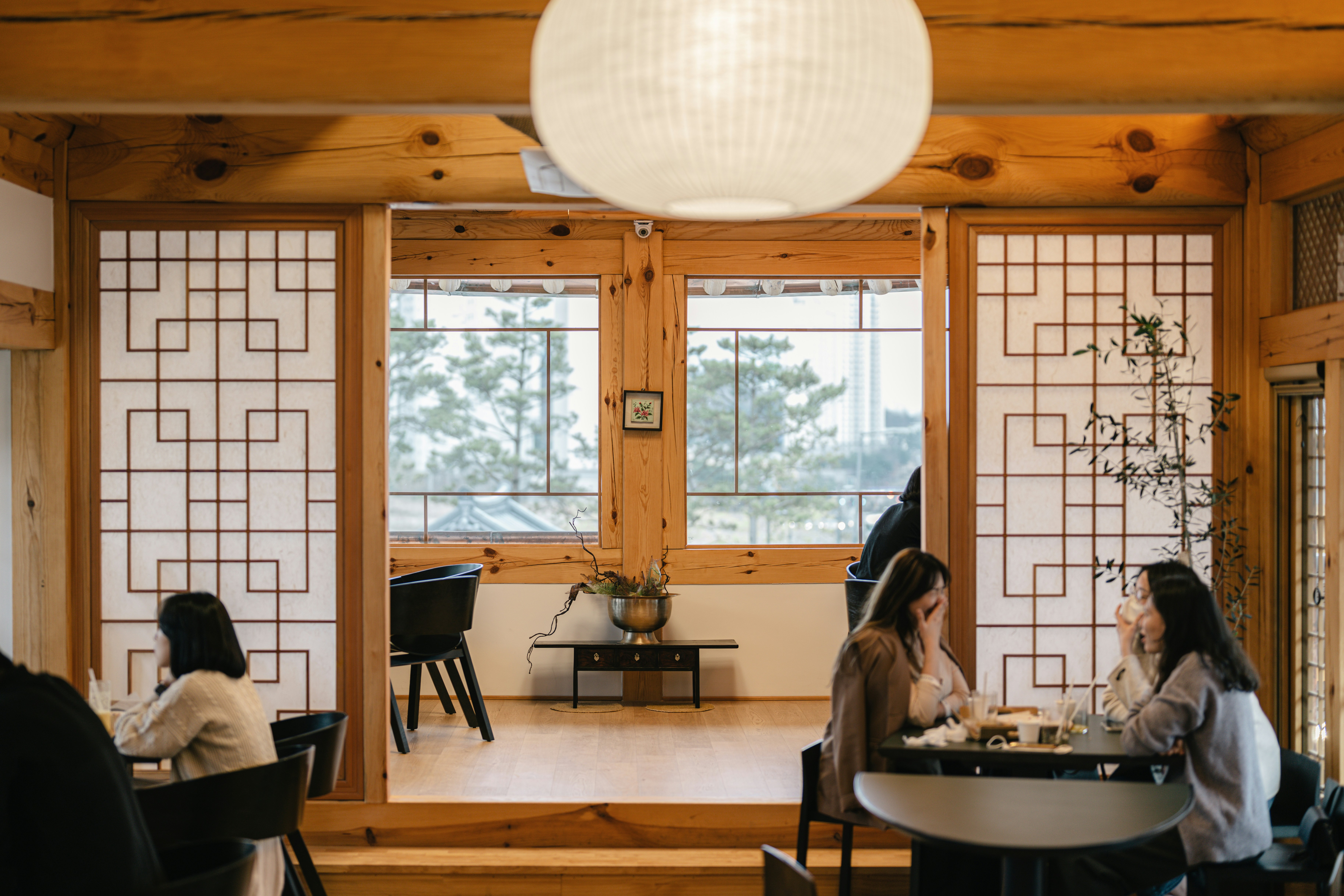 Seoul Is No Longer Being Sold Abroad as Just the City of the Future